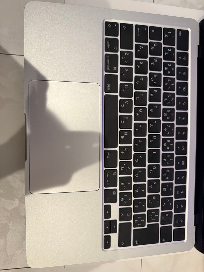 美品★MacBook Air M2チップ搭載13.6インチ512GB