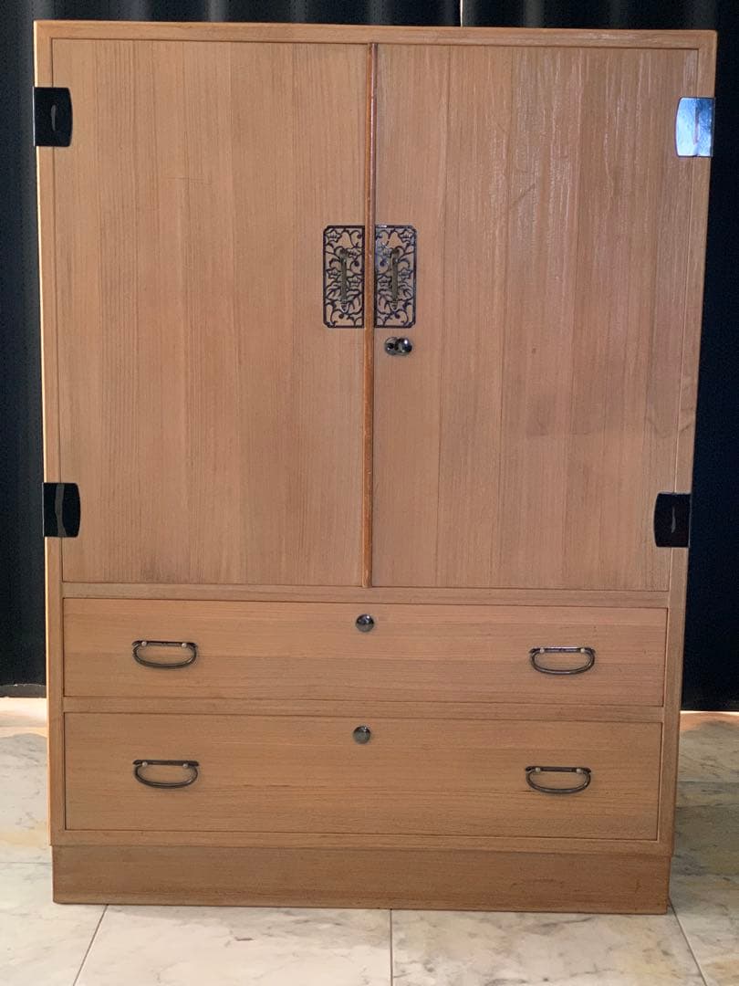 桐箪笥漆塗 ・アンティーク