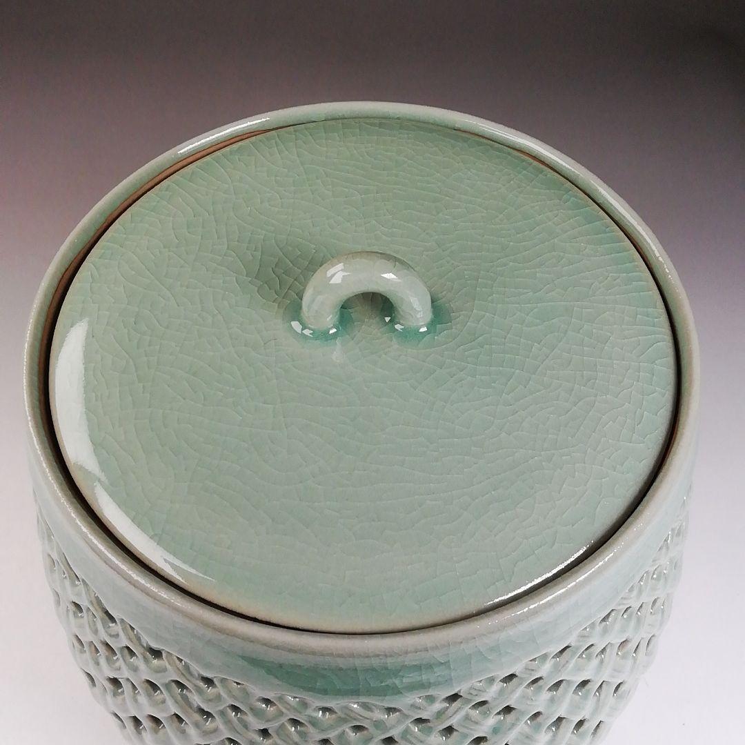 Ｗ７３　水指　『青磁透刻』『芋頭水指』『金世龍 作』　共箱　茶道具