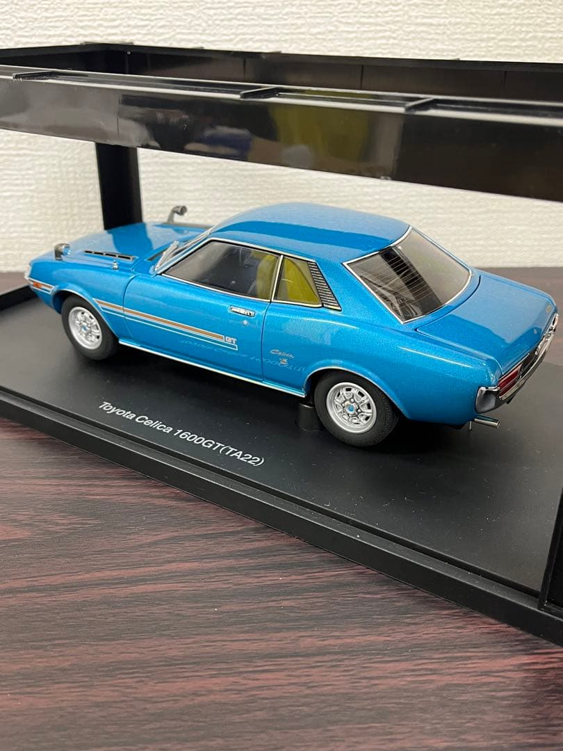 オートアート1/18トヨタ セリカ 1600GT ターコイズブルー