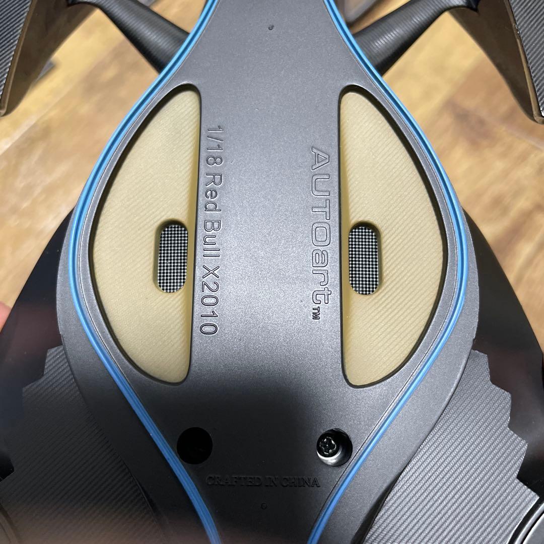 AUTOart 1/18 RedBull X2010 オートアート