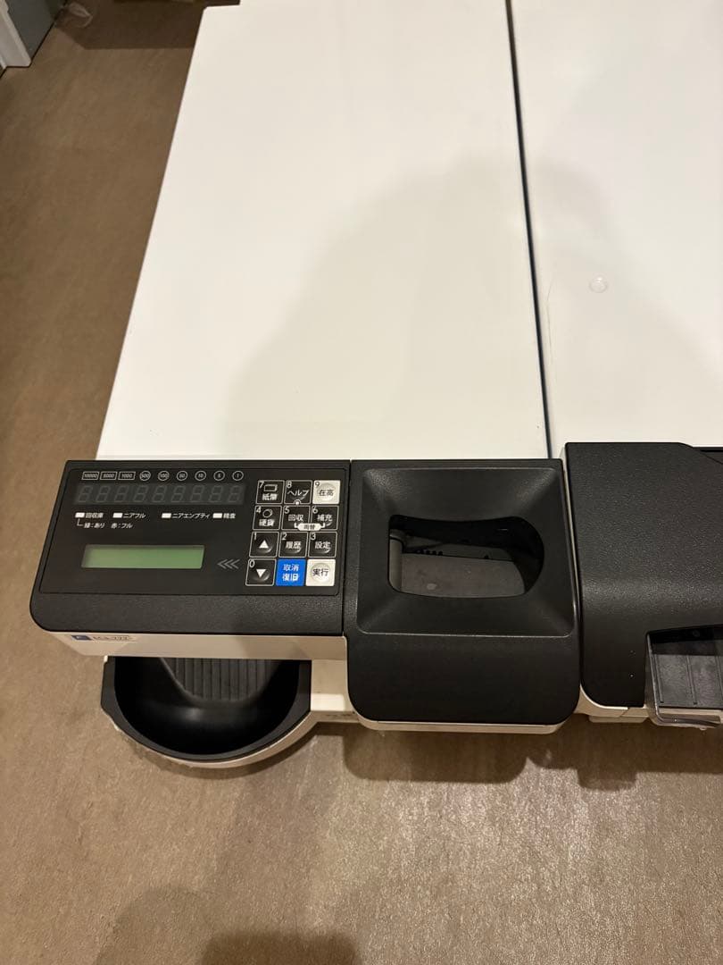 自動釣銭機　富士電機　ECS-777 新札　新硬貨対応　付属品【ケーブル、鍵】