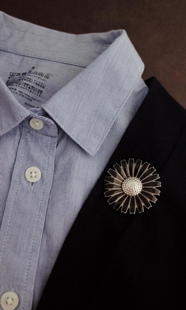 デンマーク◆デイジーフラワーシルバーブローチ◆ブラックエナメル◆アンティーク