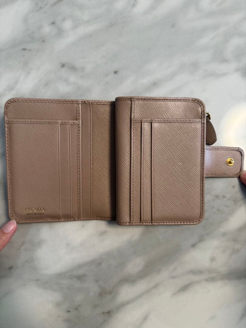 PRADA サフィアーノレザー財布　ピンクベージュ