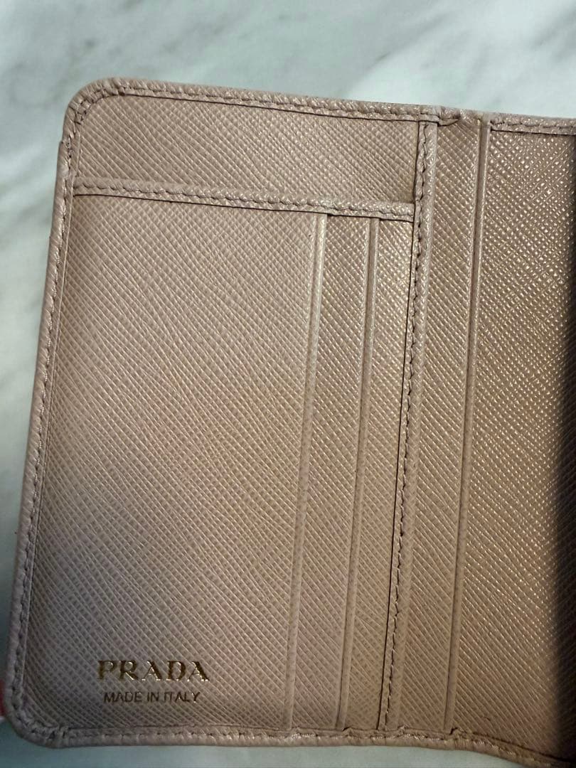 PRADA サフィアーノレザー財布　ピンクベージュ