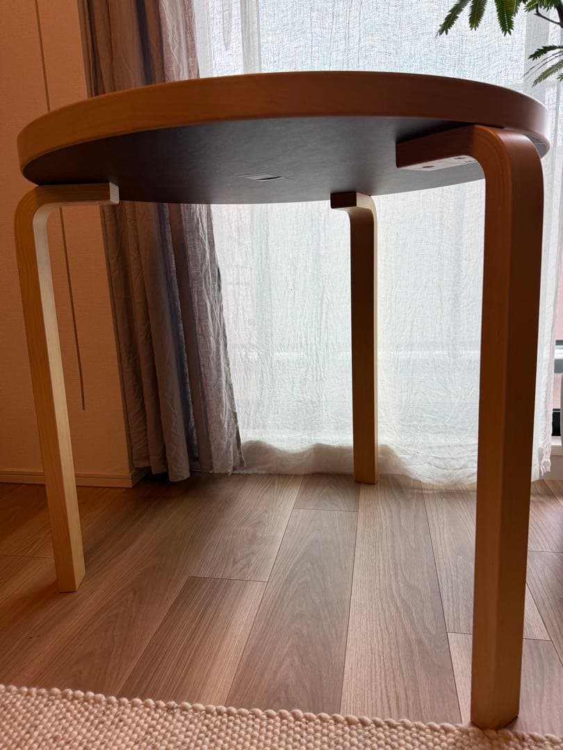 専用　Artek 90B ラウンドテーブル　ホワイトラミネート