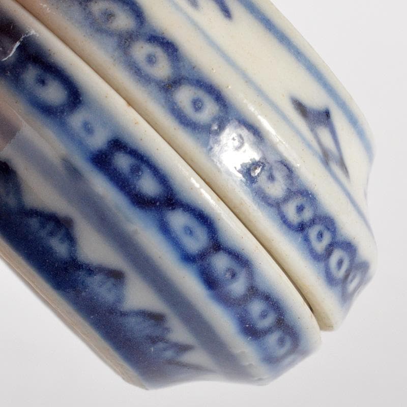 中国　新渡　染付　花文　小さな香合　N　6479