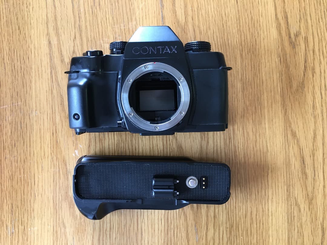 CONTAX ST フィルムカメラ　縦位置グリップ付き
