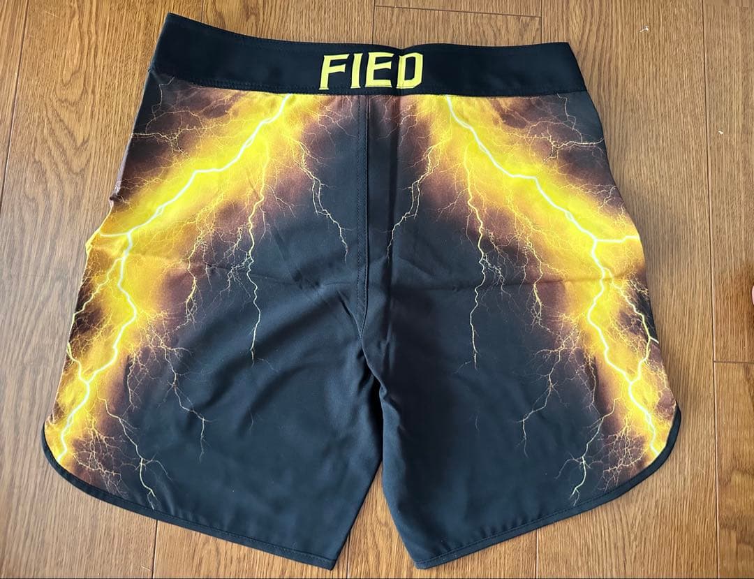 FIED ボードショーツ 26インチ (新品未使用)