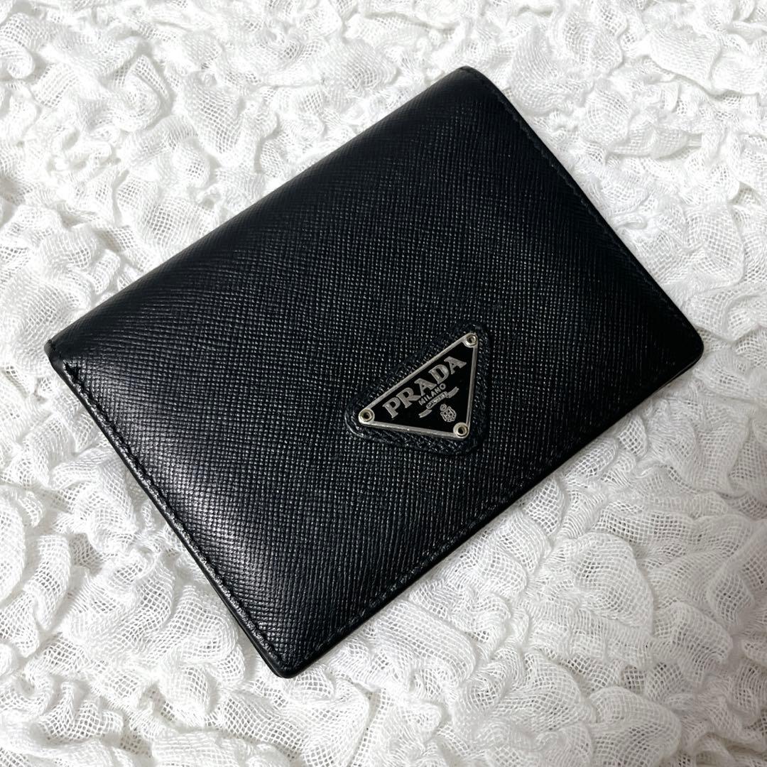 美品✨PRADA サフィアーノ　二つ折り財布　コンパクトウォレット　レザー　黒