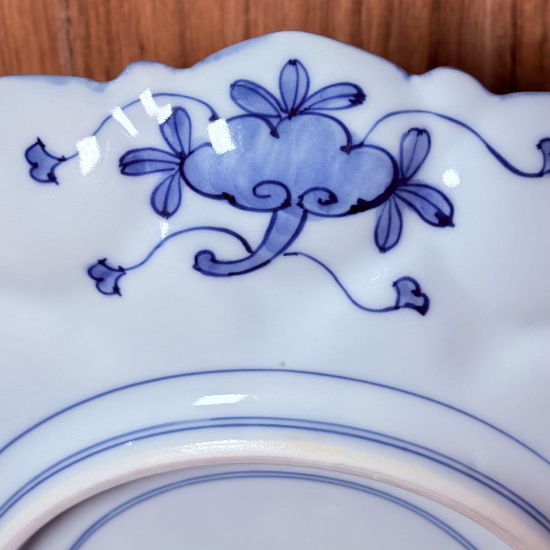 肥前南河原源右衛門　作　染付草花文　皿　源右衛門窯　直径30㎝　尺皿　本物