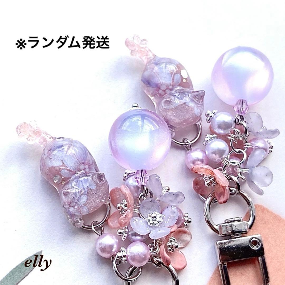 【やの様】1619.水引き　正月　天然石　牡丹　じゃれ猫　レジン　根付ストラップ