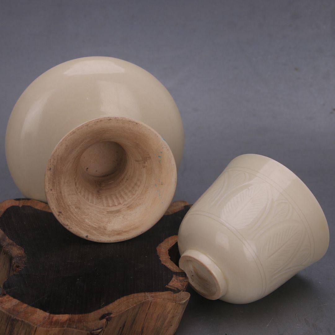 宋定窯暗刻纏枝花卉高足杯  景徳鎮 陶磁器 装飾品 工芸品 美術品 置物