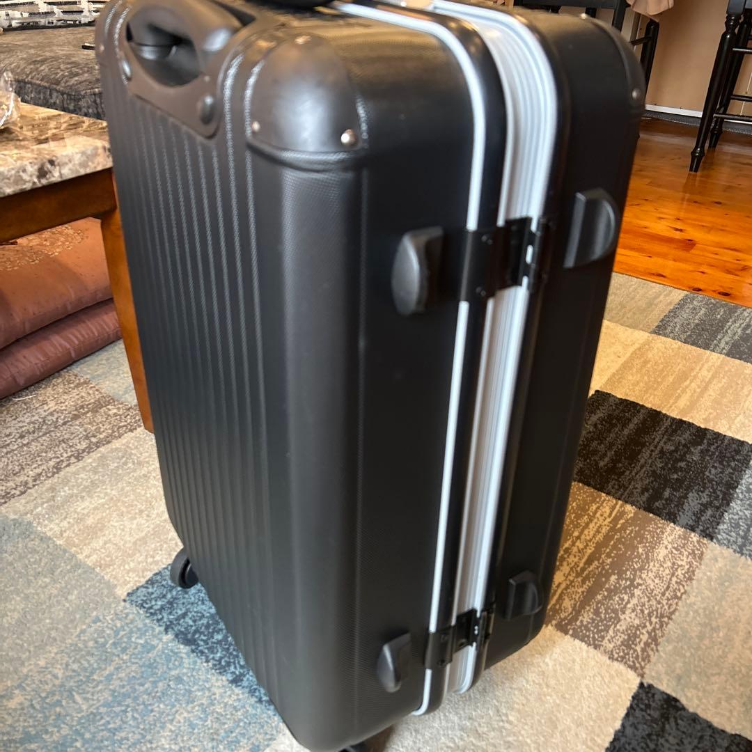 スーツケース、 72cm✖️29cm鍵付き