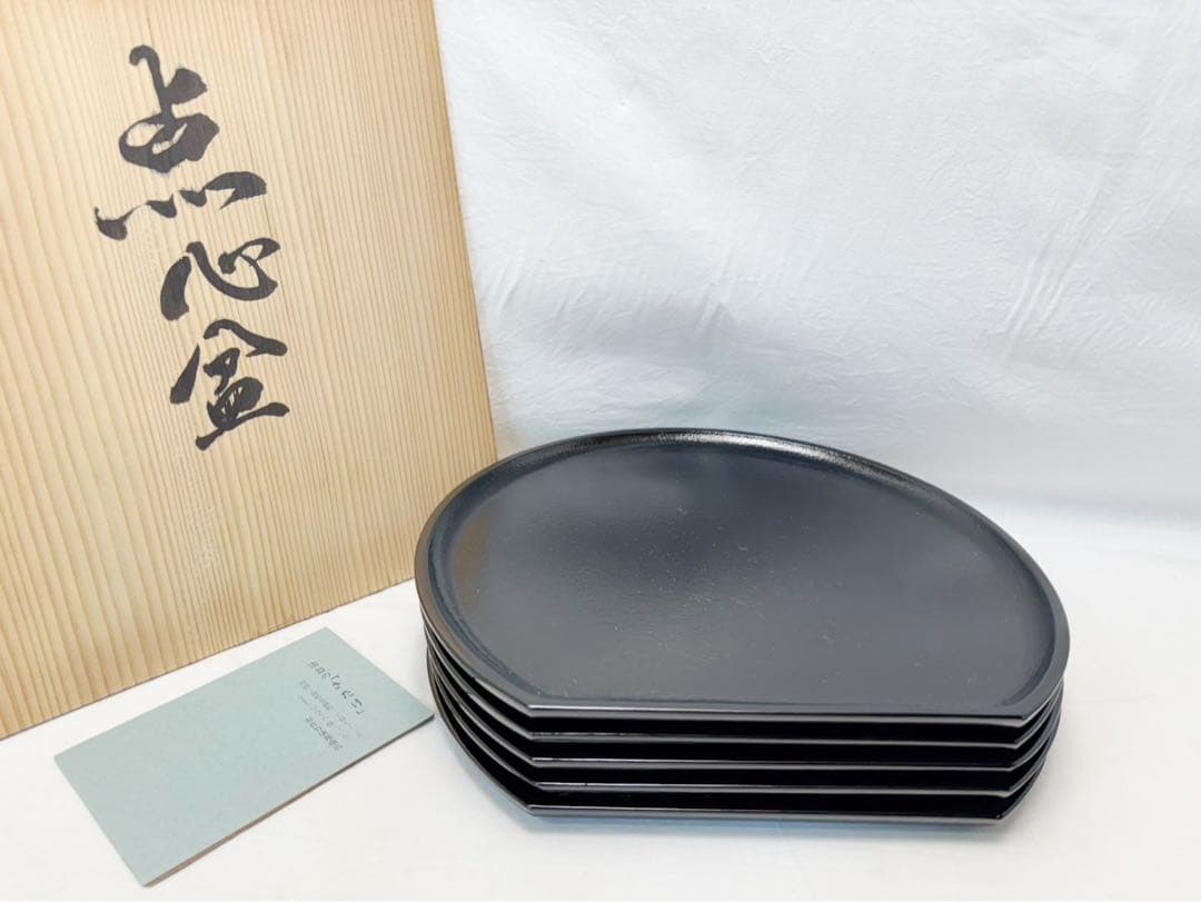 未使用 懐石道具 天然木製 点心盆 半月膳 黒塗 会席膳 5客揃 銘々盆栞 共箱