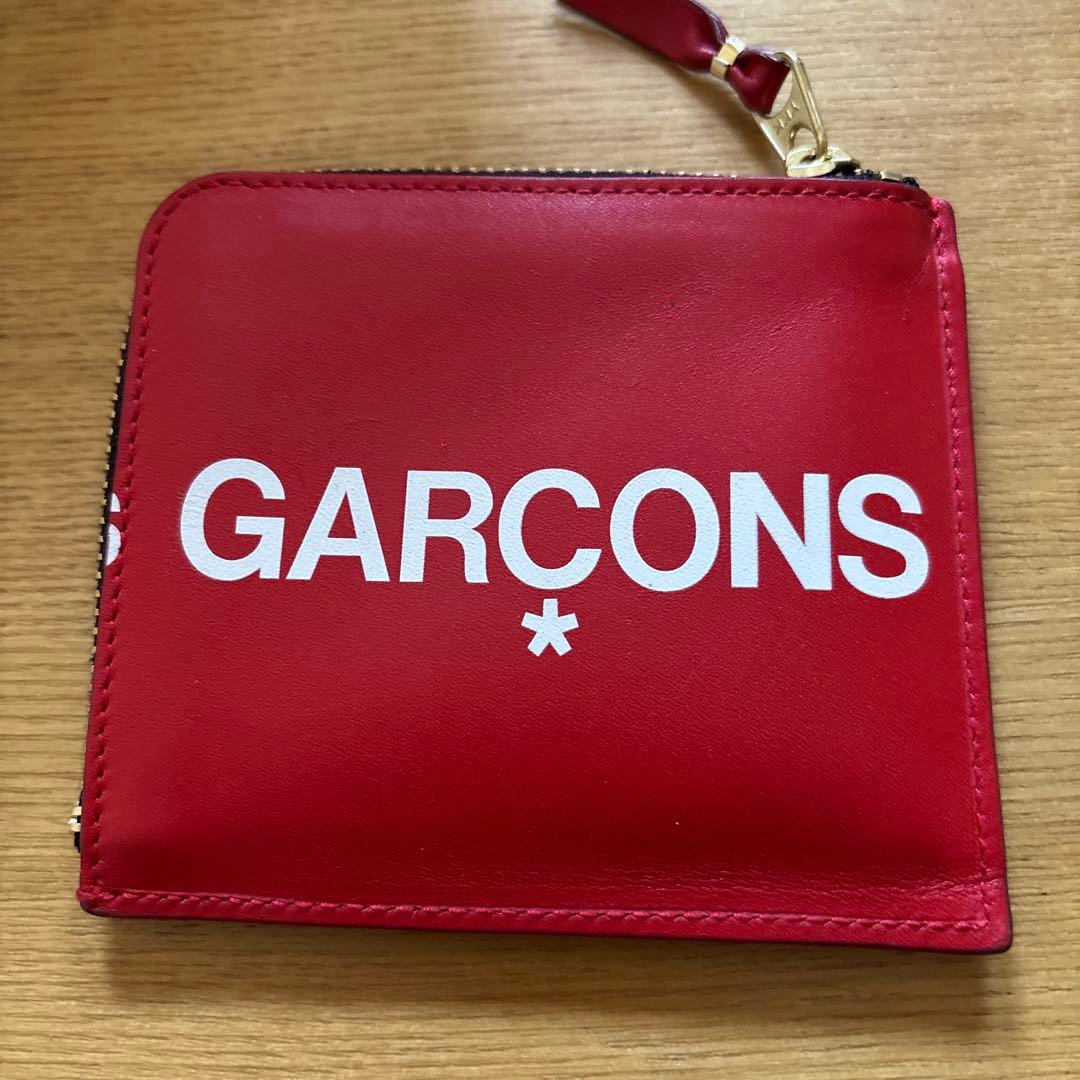 COMME des GARCONS ロゴ入りケース
