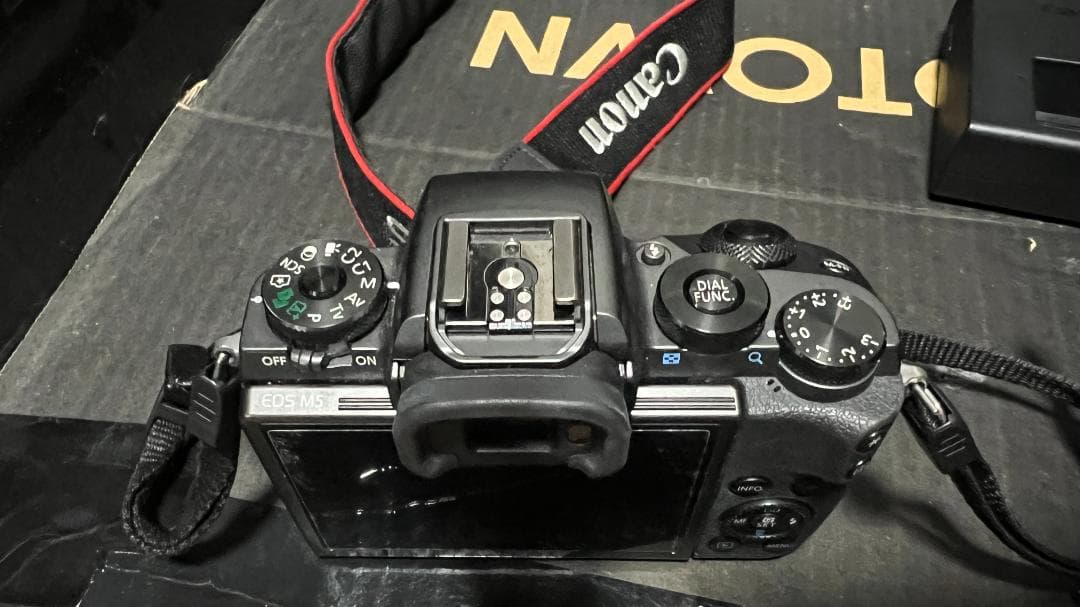 Canon EOS M5 ミラーレス一眼カメラ 中古