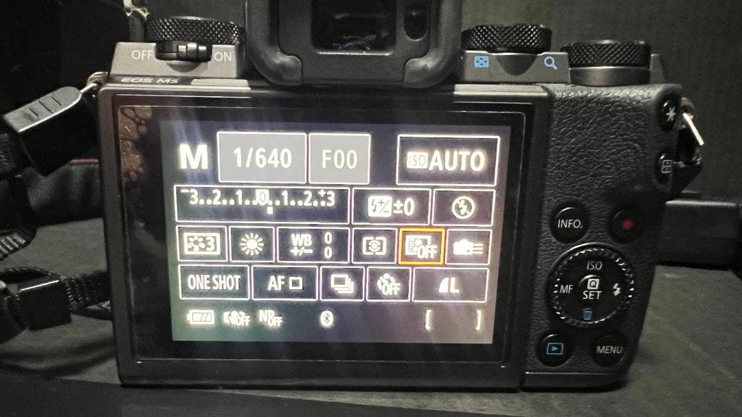 Canon EOS M5 ミラーレス一眼カメラ 中古