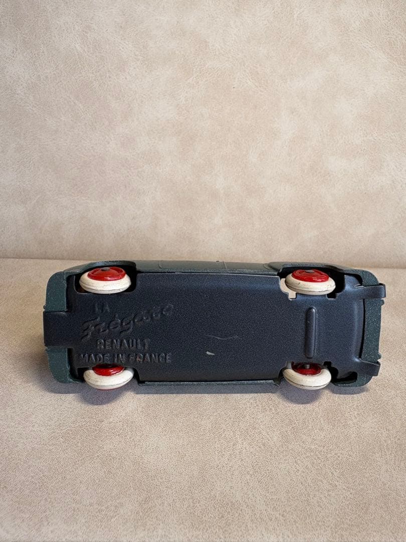 【ヴィンテージミニカー】La Fregate Renault
