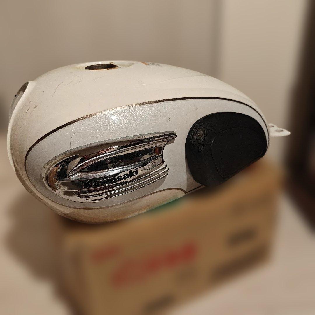 W650 タンク ホワイト