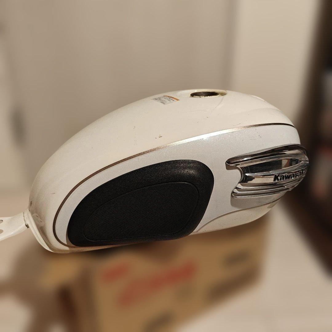 W650 タンク ホワイト