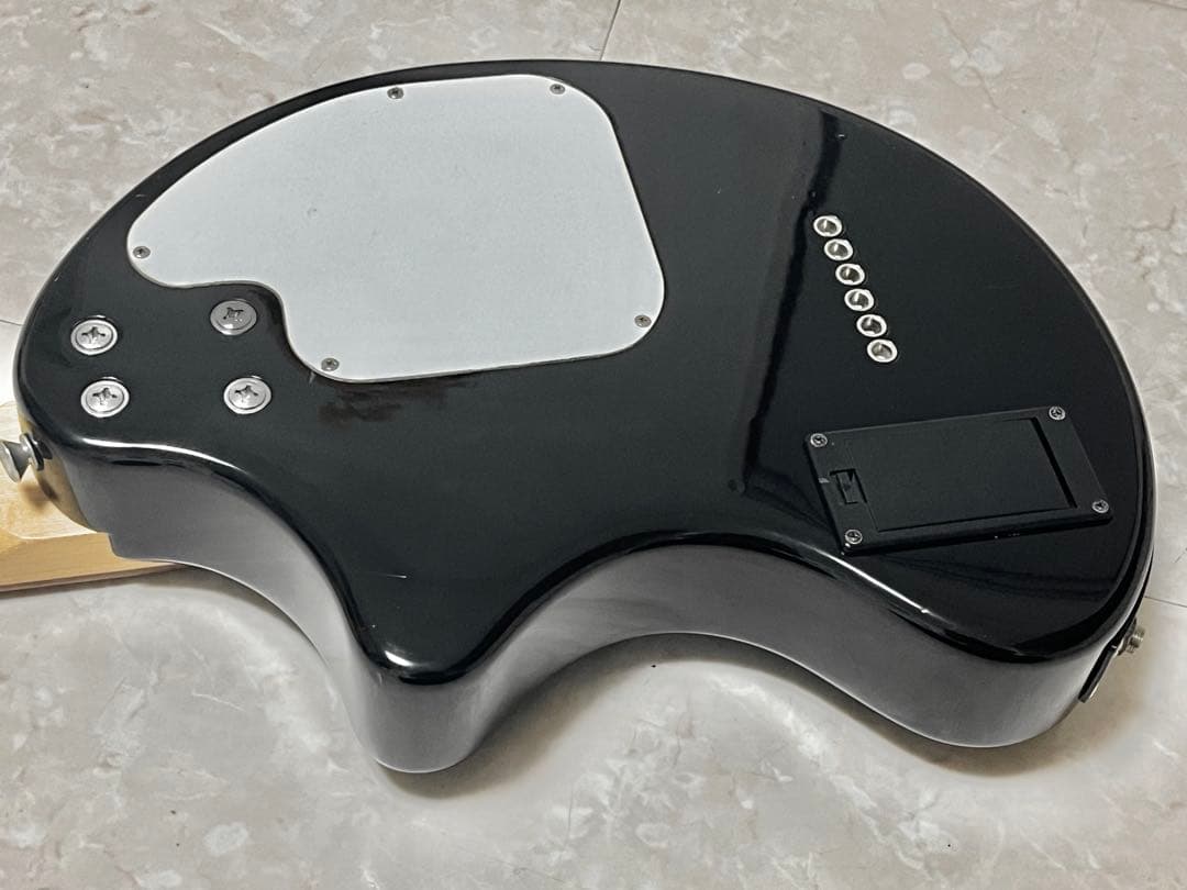 ZO-3【アンプ内蔵ミニエレキギター】ブラックカラー