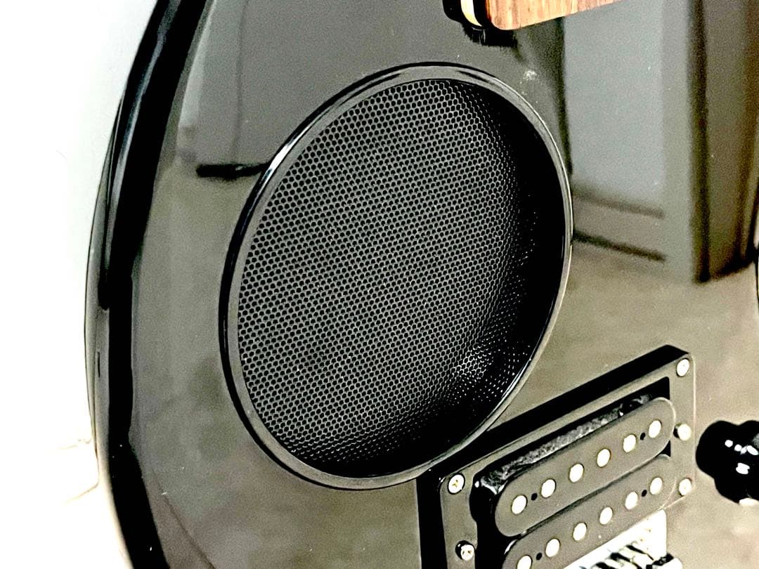 ZO-3【アンプ内蔵ミニエレキギター】ブラックカラー