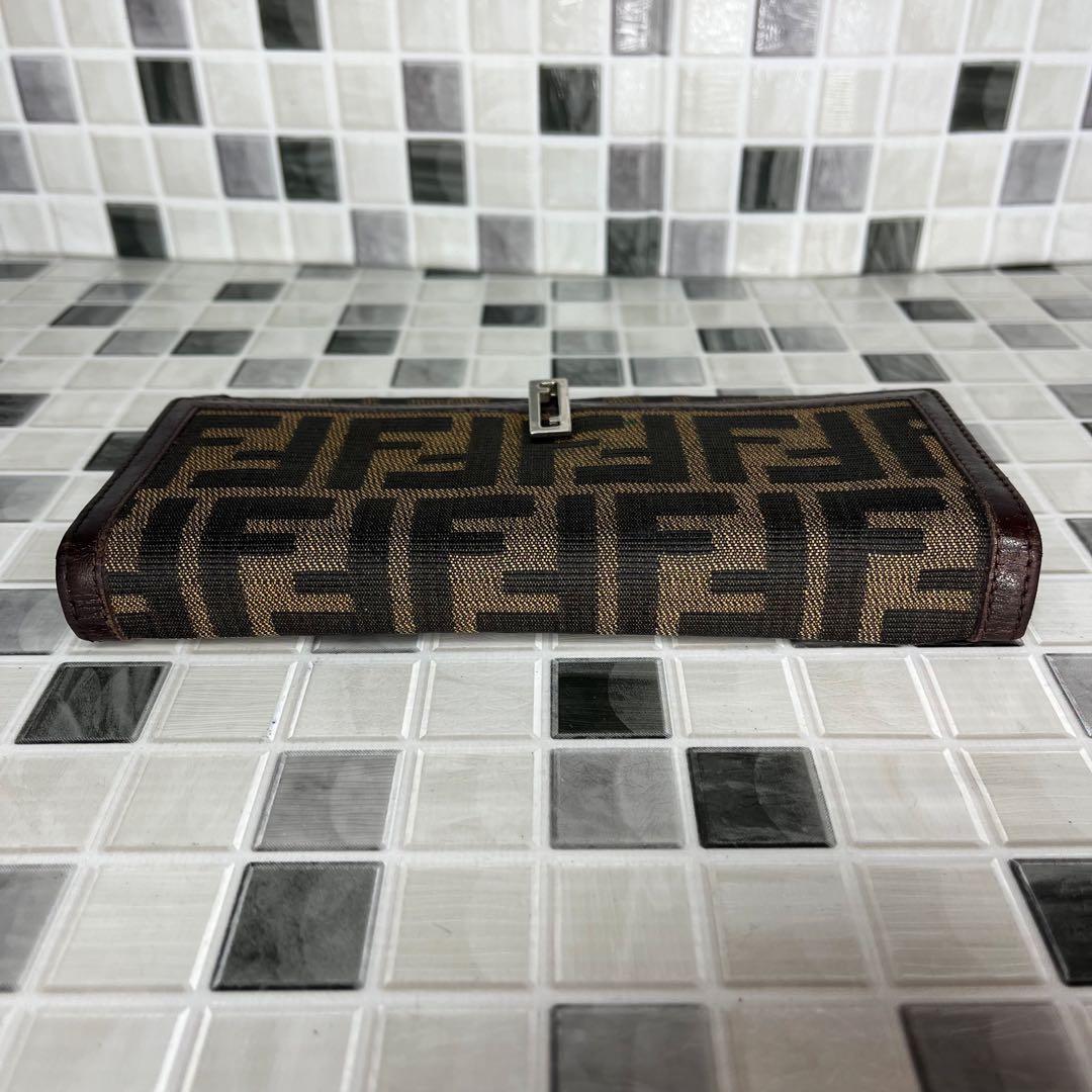 美品 FENDI フェンディ ズッカ柄 長財布 二つ折り財布
