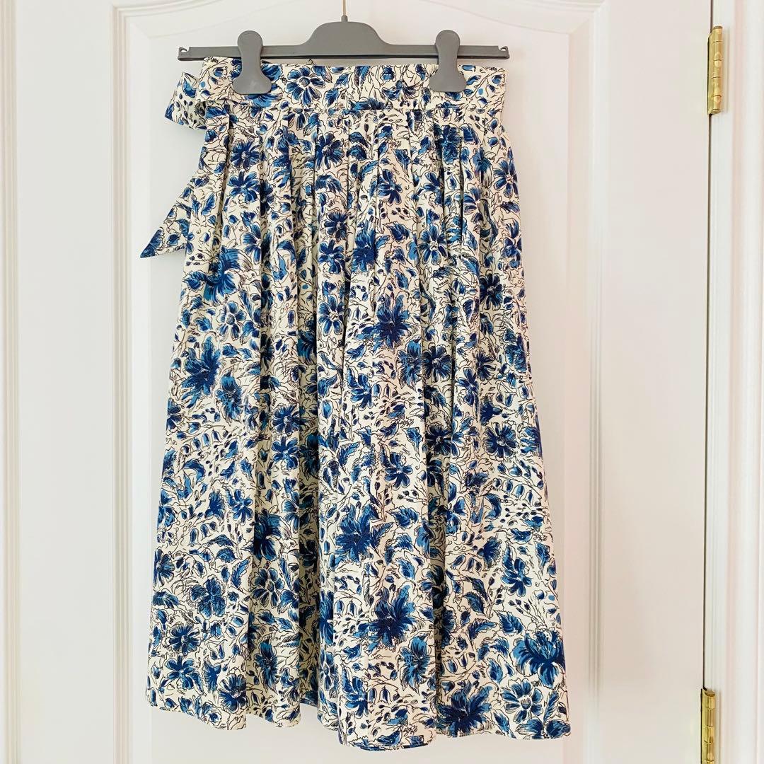 プラダ　フレアスカート　40 新品