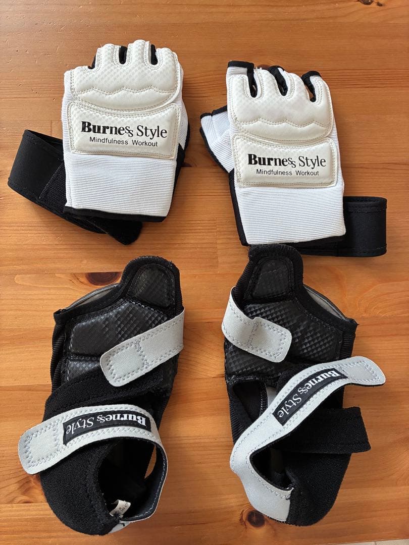 ボクシンググローブ　シューズ　LAVA バーネススタイル　Sサイズ　ホワイト