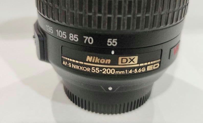 ニコン Nikon AF-S 55-200mm VR　　望遠レンズ　操作簡単