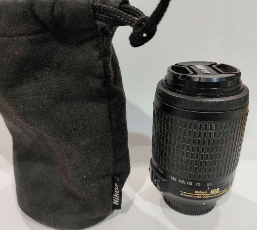 ニコン Nikon AF-S 55-200mm VR　　望遠レンズ　操作簡単