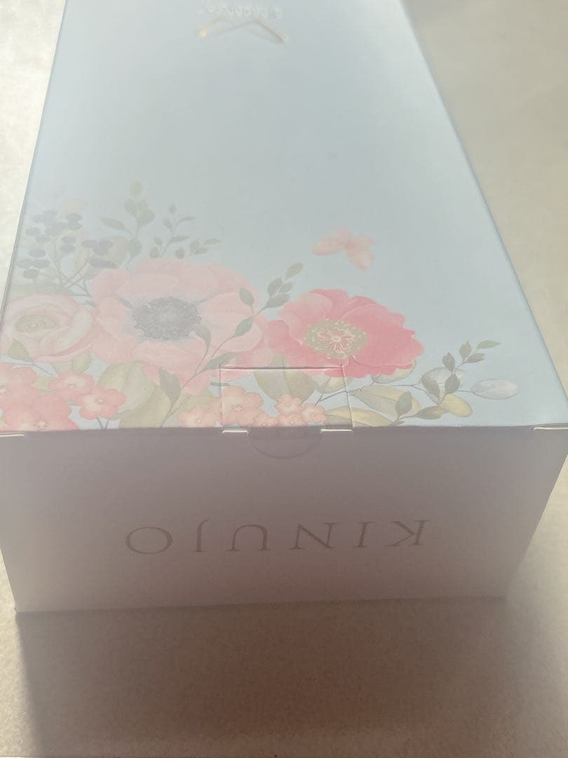 ☆1度のみ使用☆KINUJO 絹女 ストレートアイロン　ホワイト