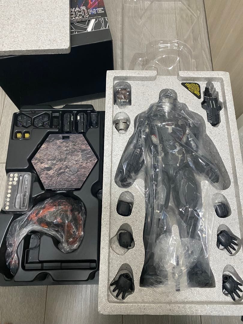 アイアンマン　ウォーマシン　マーク4 ホットトイズ　特典付き