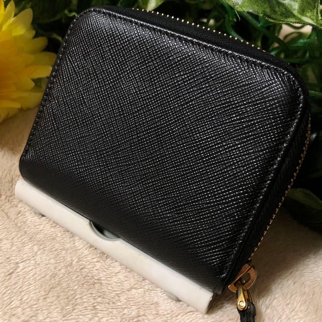 ヒロ　極美品♡PRADA プラダ　 サフィアーノトライアングルケース