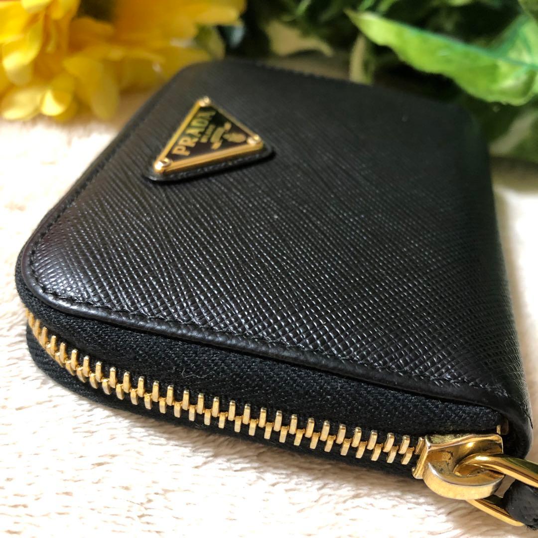 ヒロ　極美品♡PRADA プラダ　 サフィアーノトライアングルケース