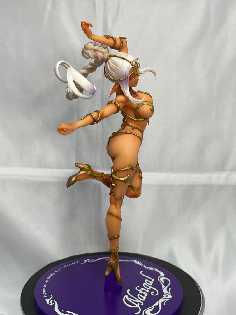 【ほぼ新品】ヴェルテクス ダークエルフ村 ナティガル フィギュア