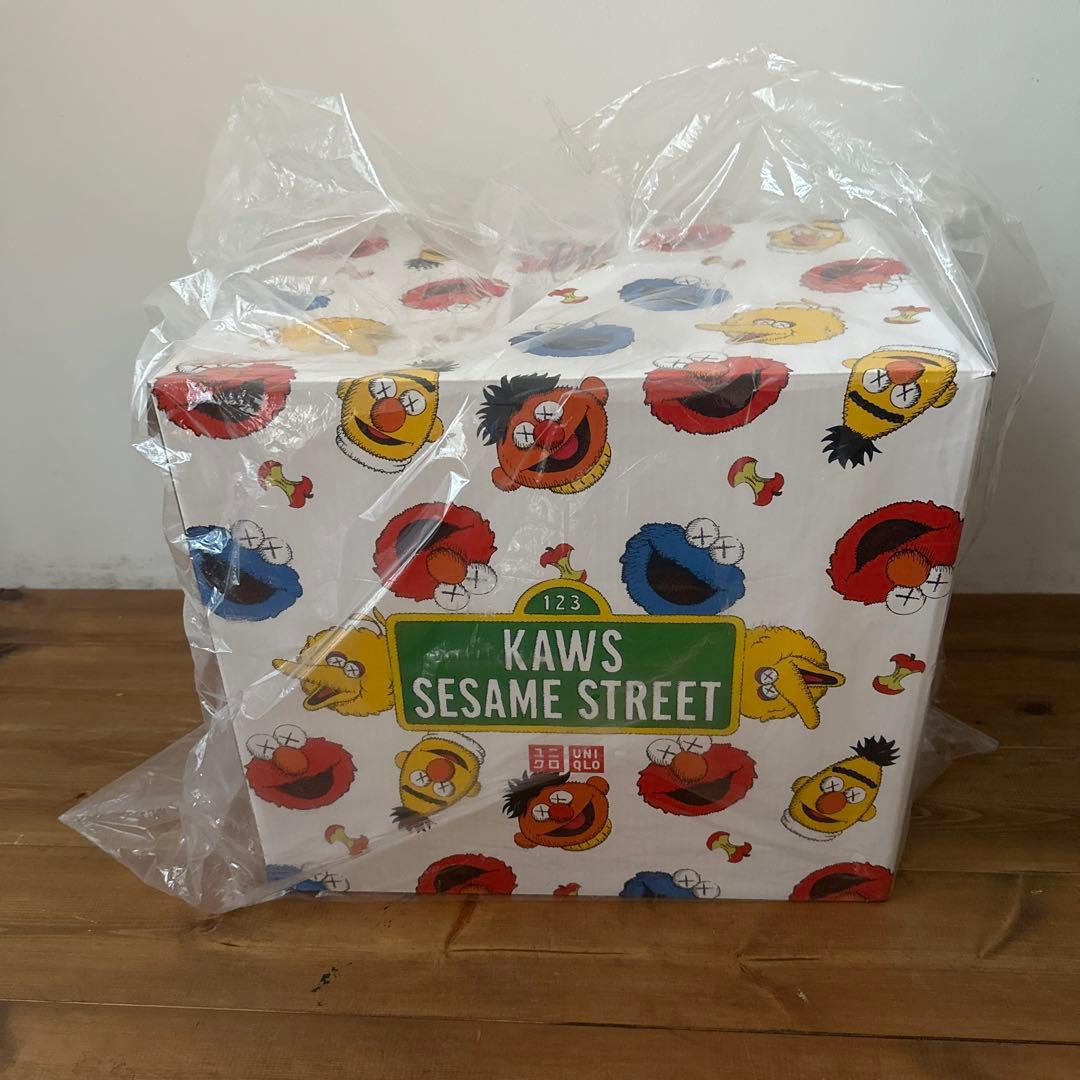 Uniqlo kaws Sesame Street ぬいぐるみ セサミストリート