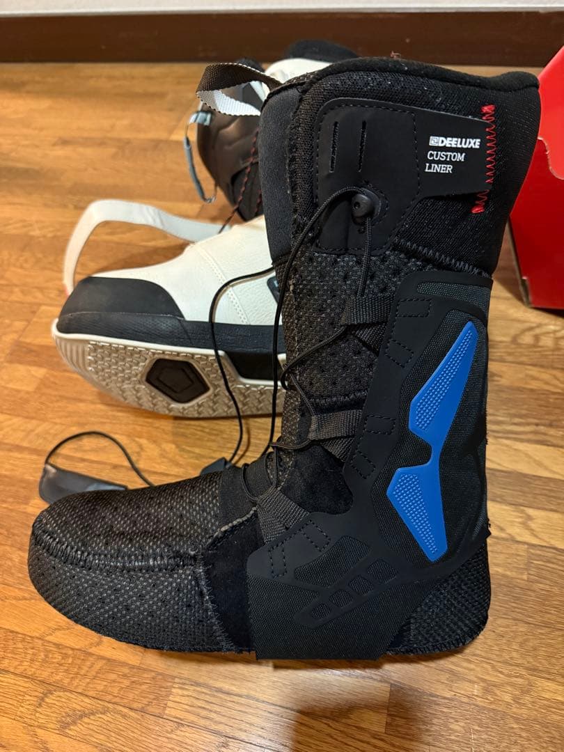 DEELUXE スノーボードブーツ ホワイト/ブラック