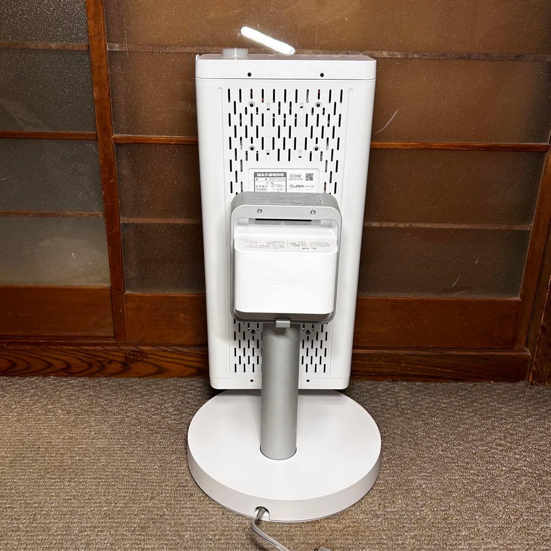 美品 DAIKIN ダイキン 遠赤外線暖房機 セラムヒート　ERFT11VS