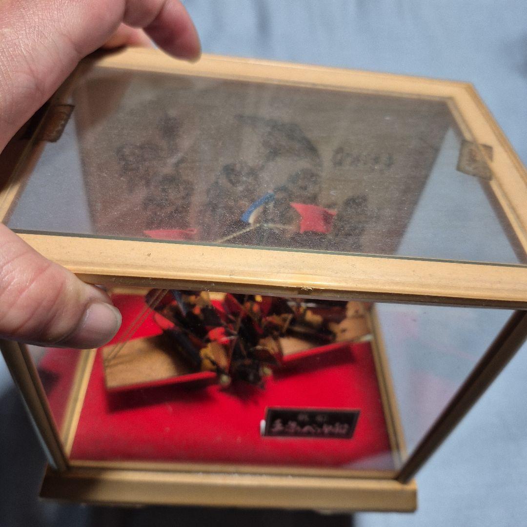 小型漆製帆船模型