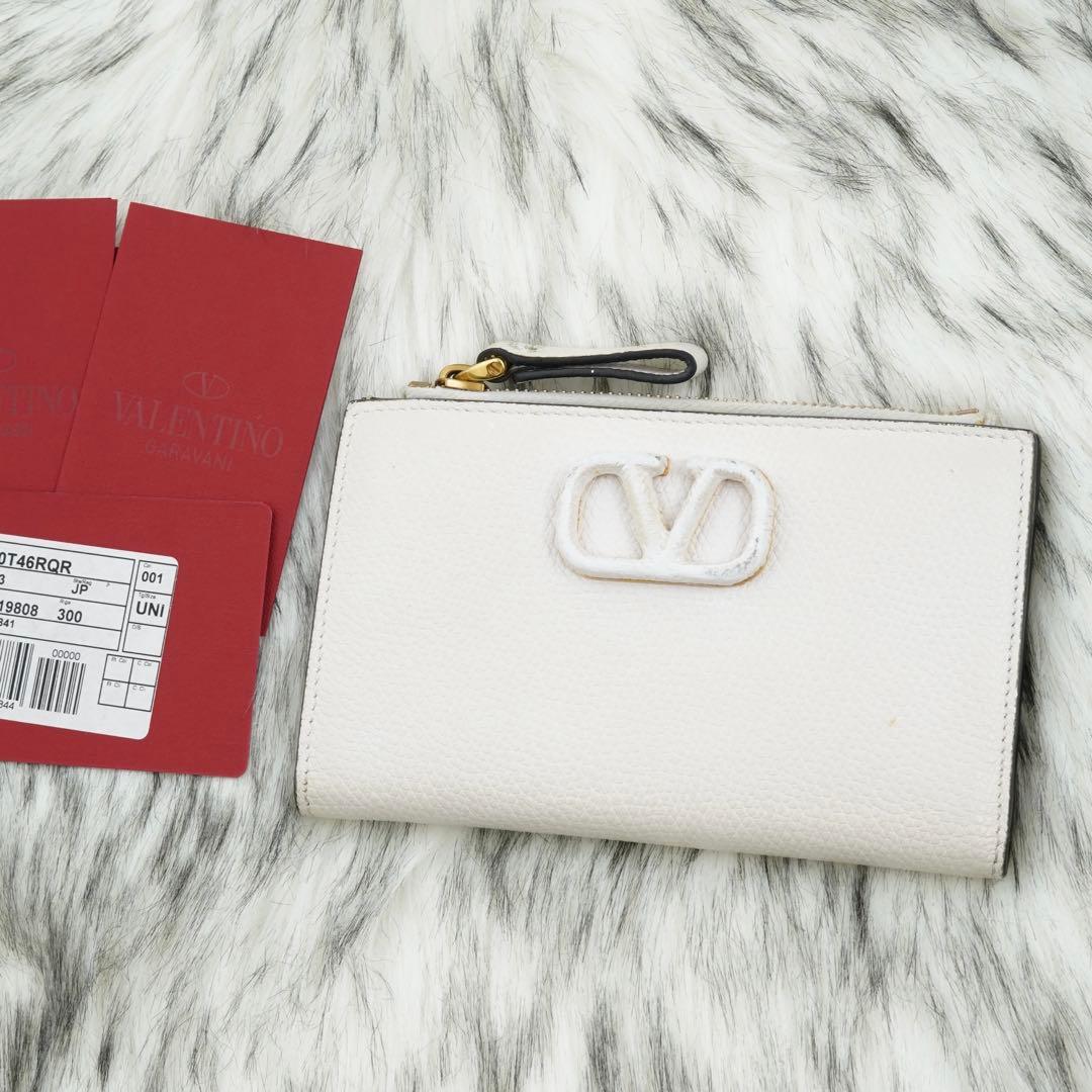 極美品　Valentino Garavani 二つ折り財布　ロゴグラム　ホワイト