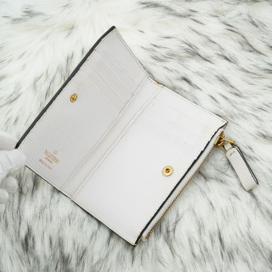 極美品　Valentino Garavani 二つ折り財布　ロゴグラム　ホワイト