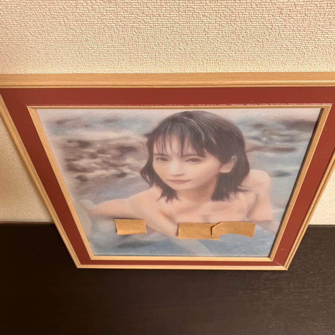 女優画⑦額装品　額縁寸法32.7㎝×24.0㎝×1.5㎝　色鉛筆画　定款付