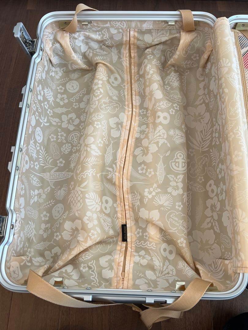 [最終値下げ]muta シルバー キャリーケース スーツケース中型