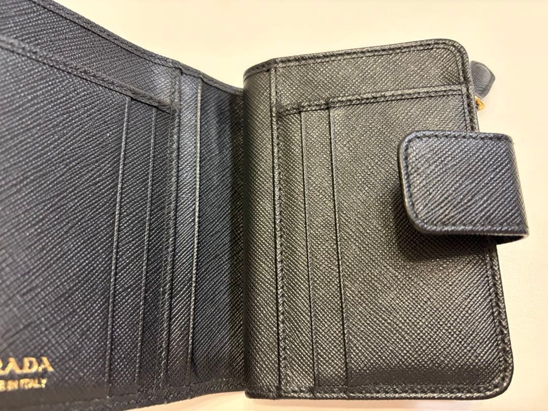 プラダ　PRADA 二つ折り財布　1ML018 黒　ブラック