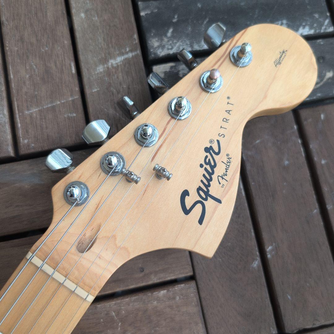 Squier by FENDER ストラト ラージヘッド BLACK！