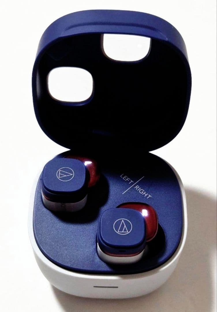 オーディオテクニカ　ワイヤレスイヤホン　ATH-SQ1TW2 NRD　新品に近い