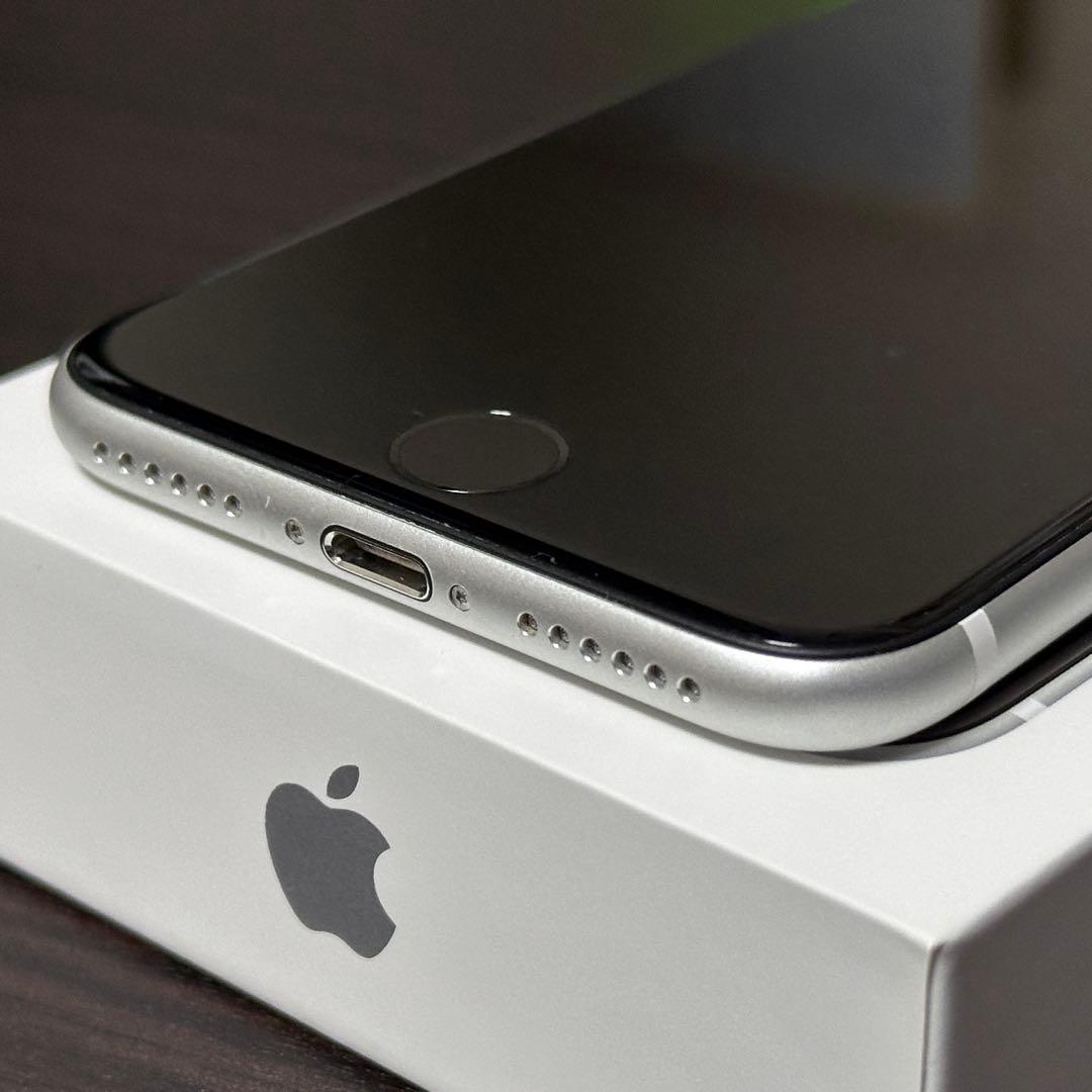 【特美品】iPhone SE（第2世代）64GB ホワイト