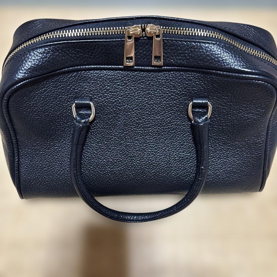 CHRISTIAN VILLA 黒 レザー ショルダーバッグ